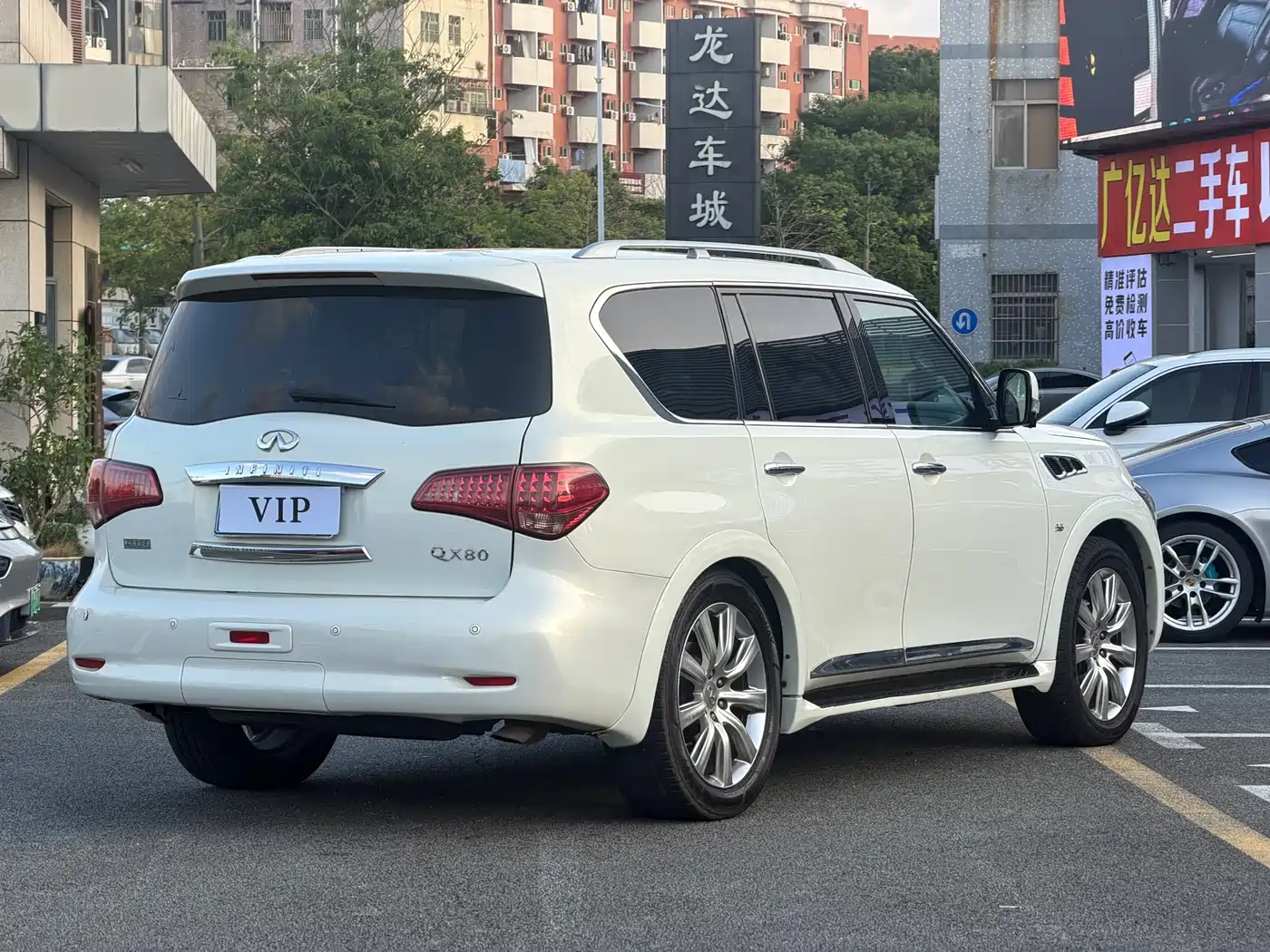Infiniti QX80 2014 2013 5.6L 4WD