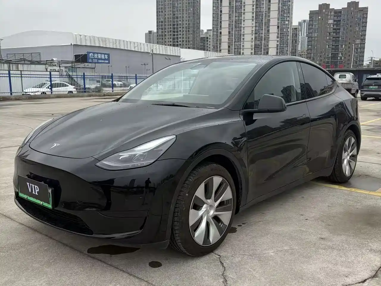 TESLA MODEL Y
