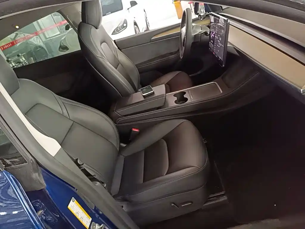 Фото 25 - Tesla Model Y