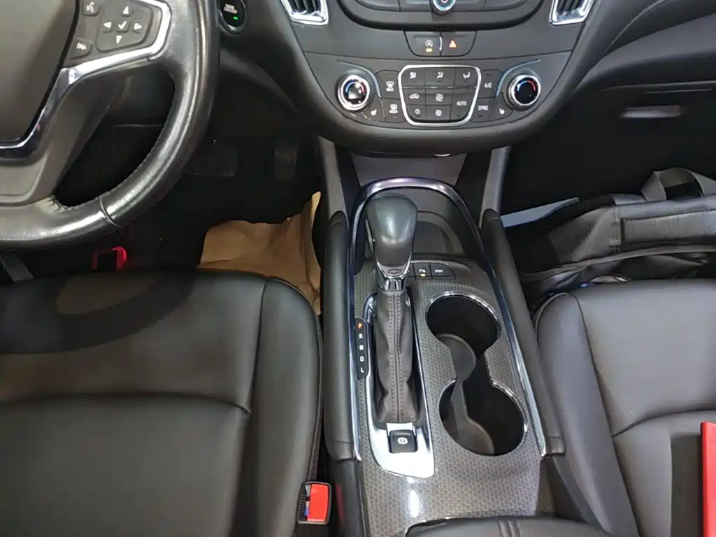 Photo 14 - Chevrolet Malibu XL