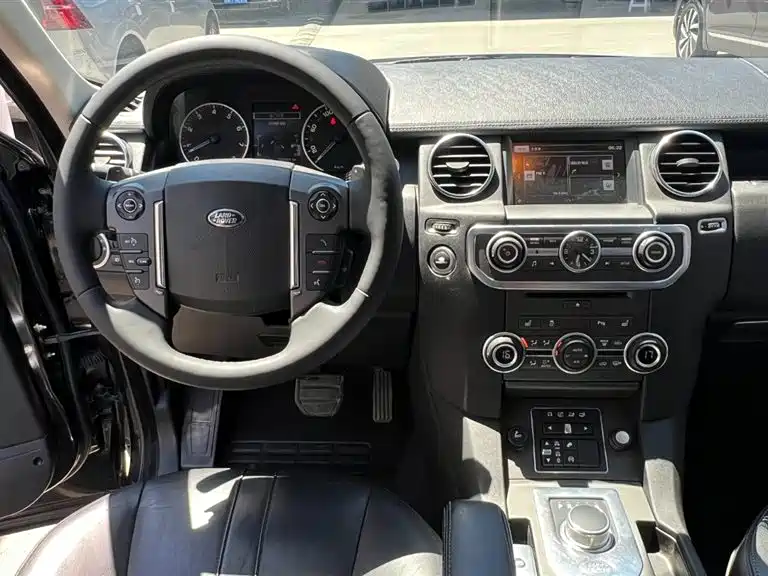 Land Rover Discovery 2016 3.0 SC V6 SE фото 8