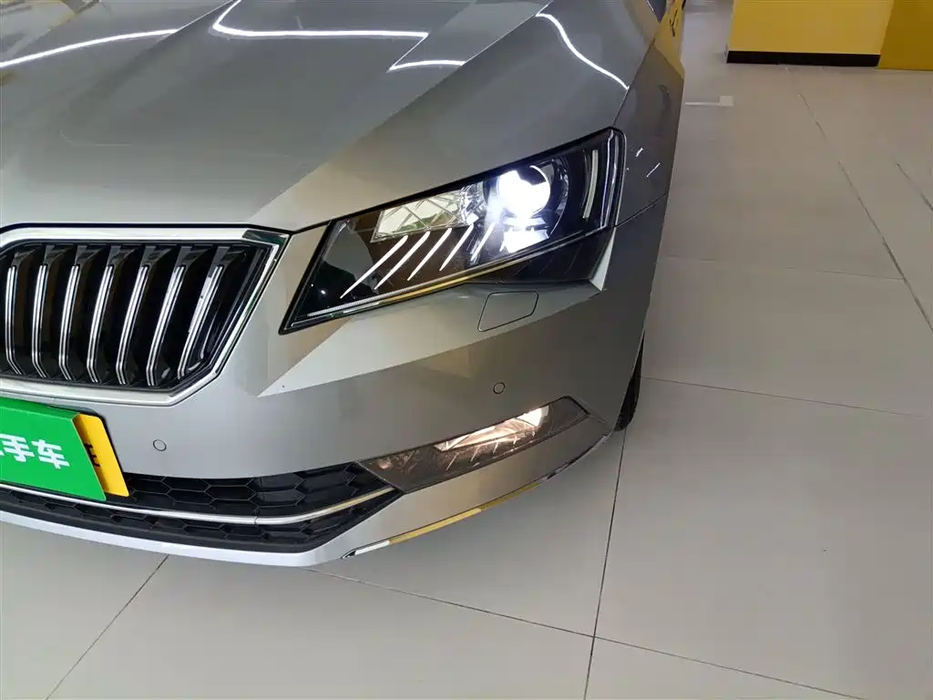 Škoda Superb 2016 TSI330 DSG Smart Edition фото 17