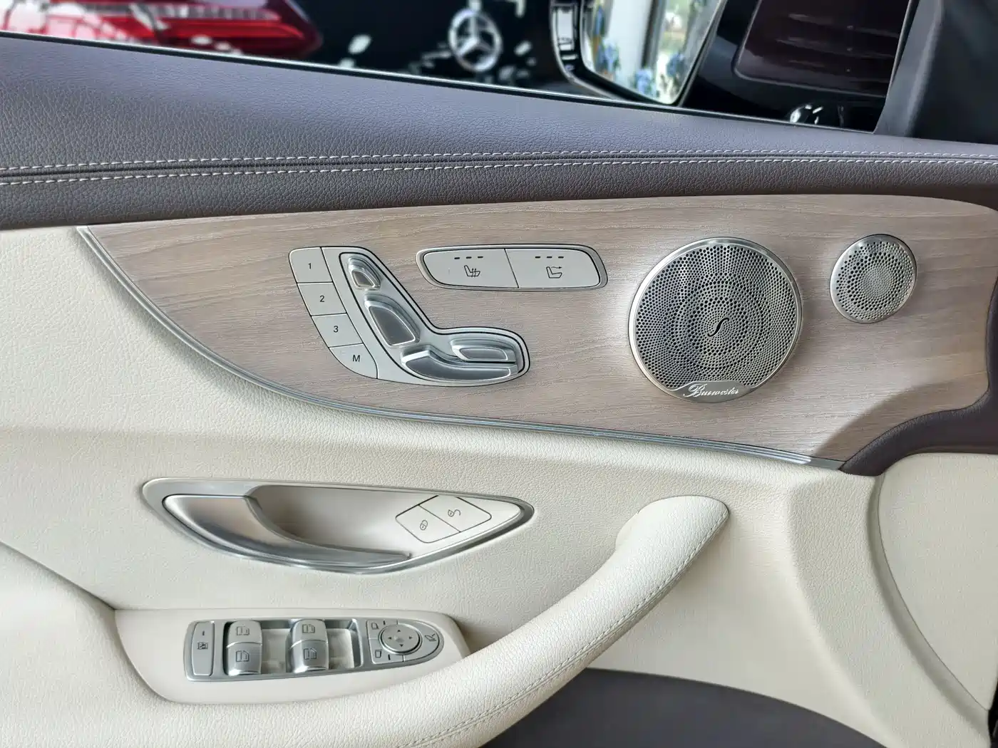 Mercedes-Benz E-Class (Import) 2018 E 200 4MATIC Convertible Coupe фото 9
