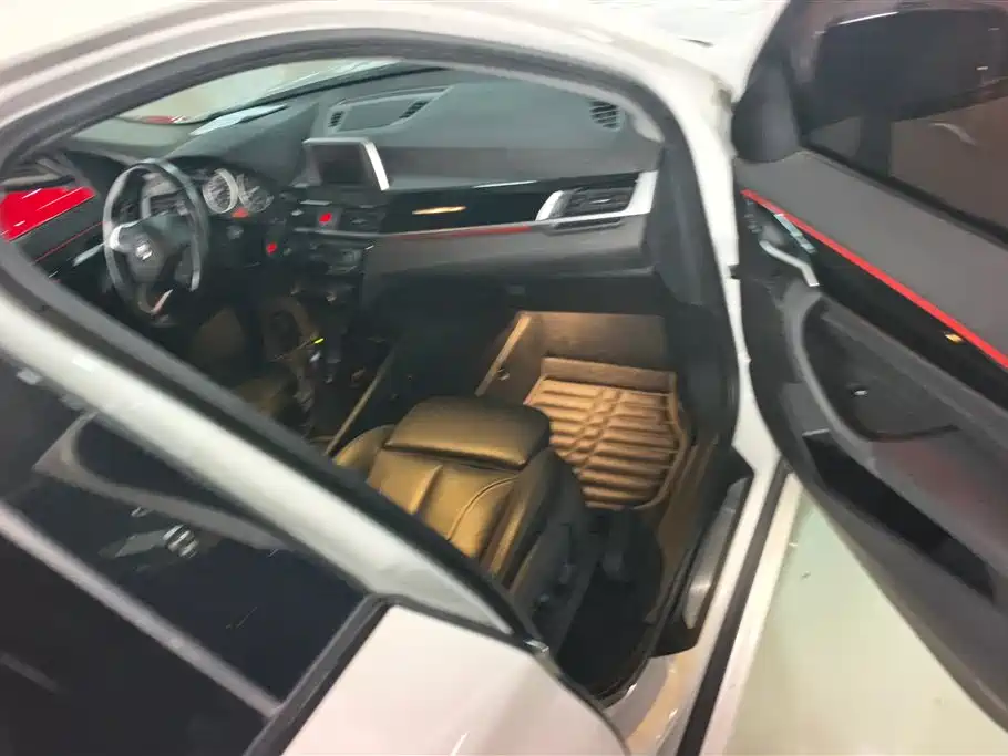 BMW X1 2016 sDrive20Li Luxury Model фото 8