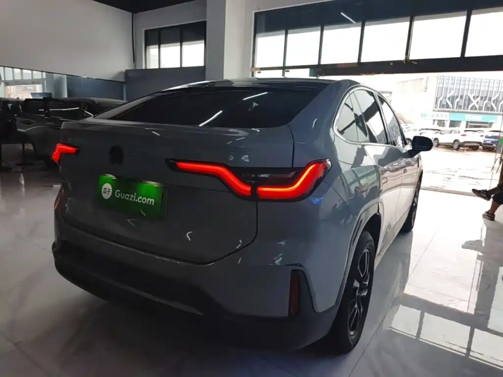 Фото 7 - NIO EC6