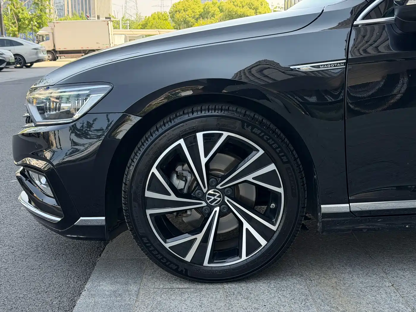 Volkswagen Magotan 2023 Model 2 Million Commemorative Edition 330TSI DSG Luxury фото 8