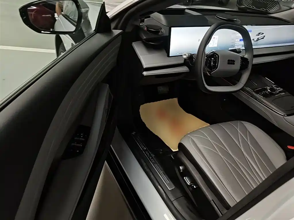 Geely Galaxy Galaxy E8 2025 700km Long Voyage Smart Drive Edition фото 16
