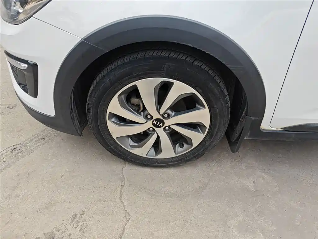 Kia KX CROSS 2018 1.6L Automatic Smart Sunroof Edition фото 25