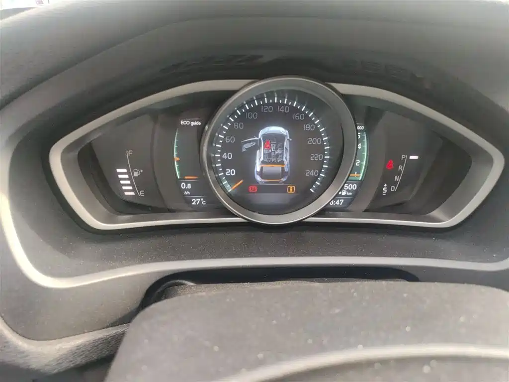 Фото 4 - Volvo V40