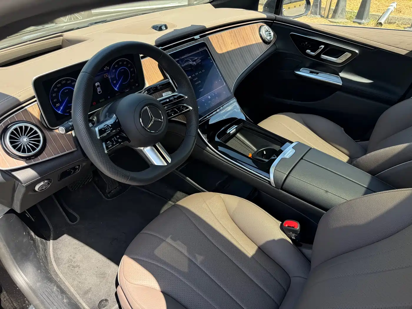 Mercedes-Benz EQE 2025 2025 Model 500 4MATIC Luxury Edition