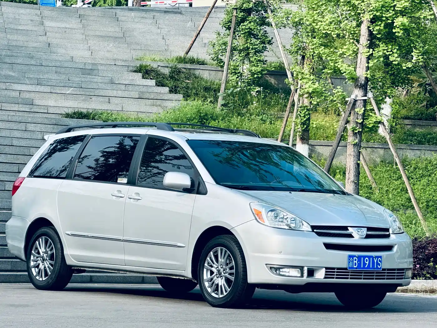 Toyota Sienna 2005 Model 3.3 XLE фото 2