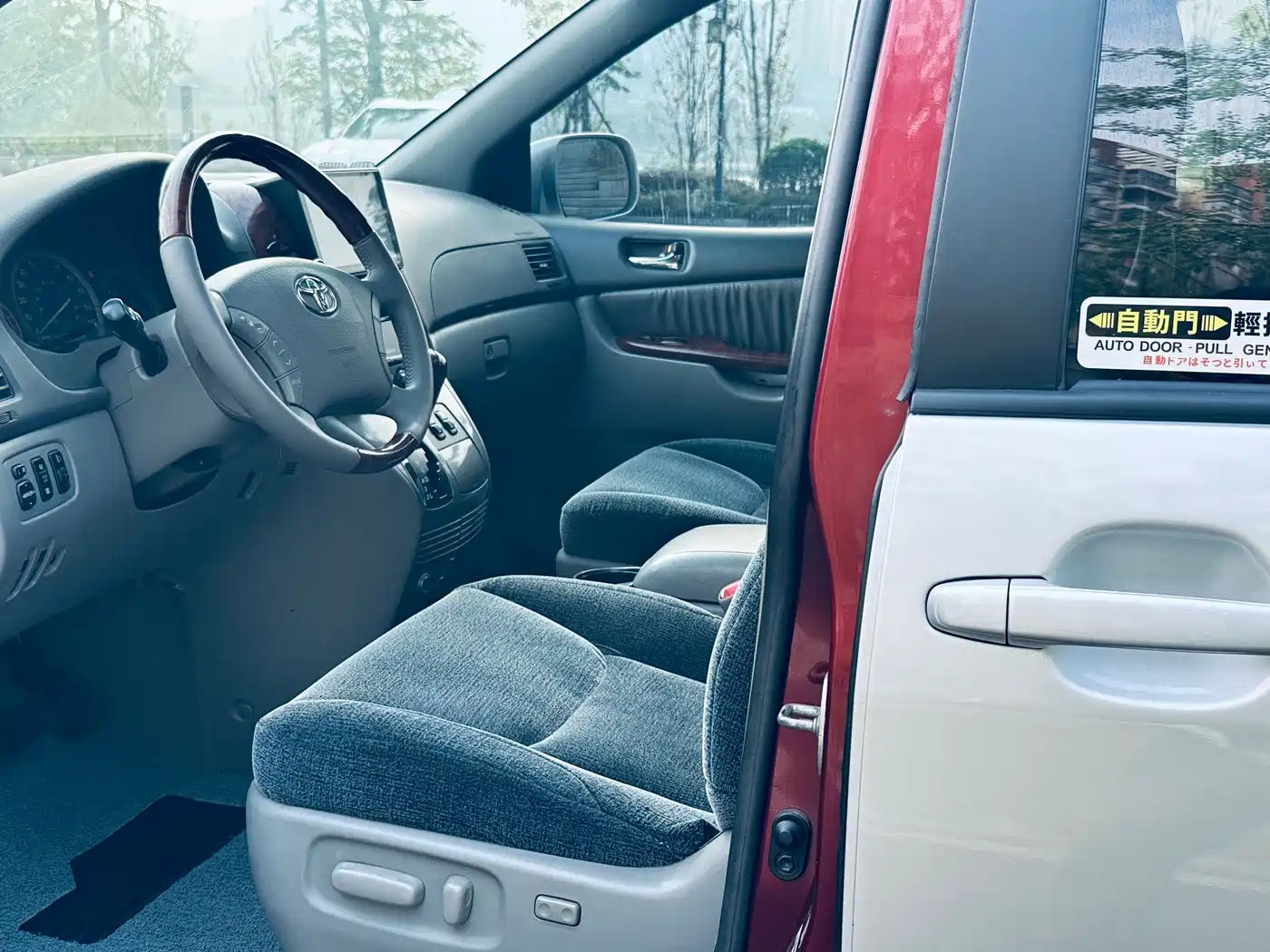 Toyota Sienna 2005 Model 3.3 XLE фото 15