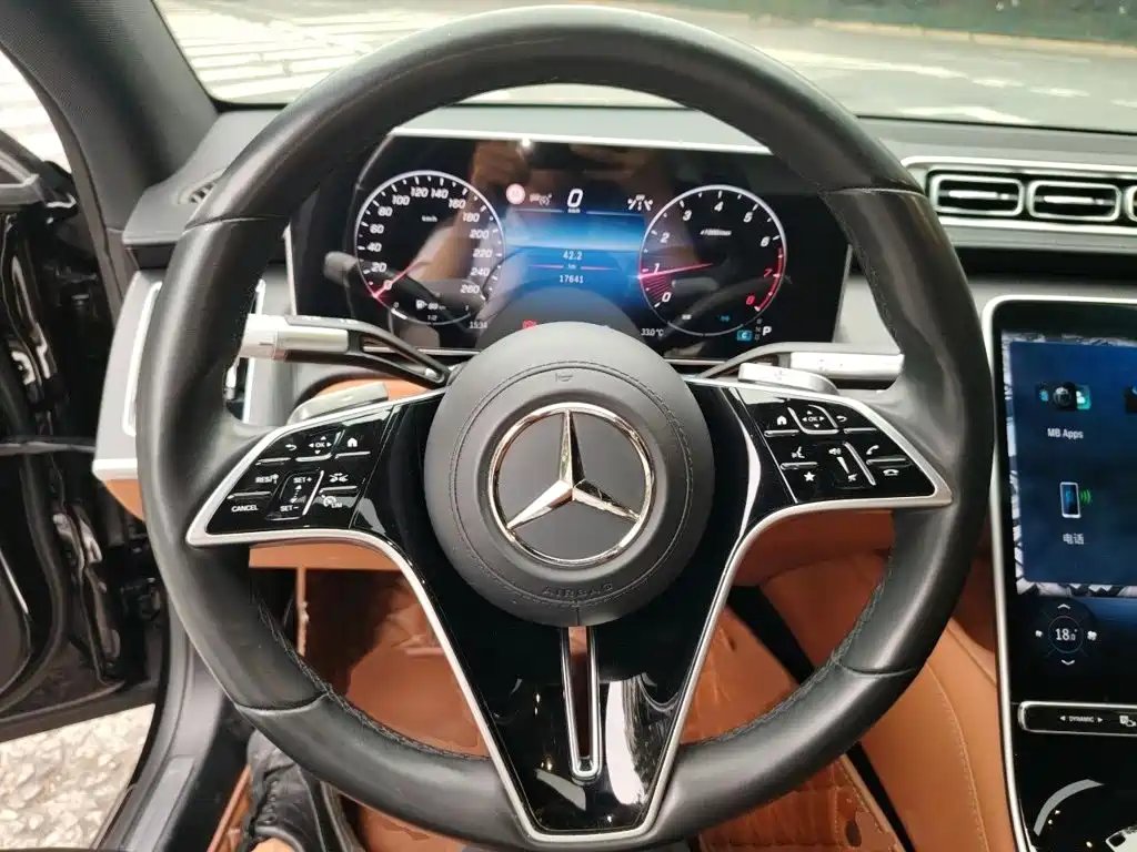 Фото 3 - Mercedes-Benz S-Class