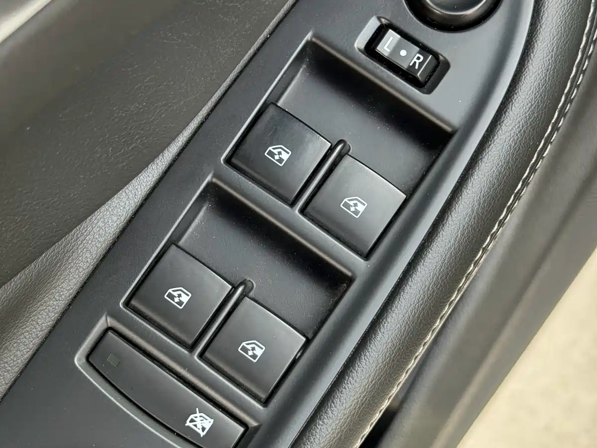 Buick Envision Plus 2020 20T FWD Leading фото 8