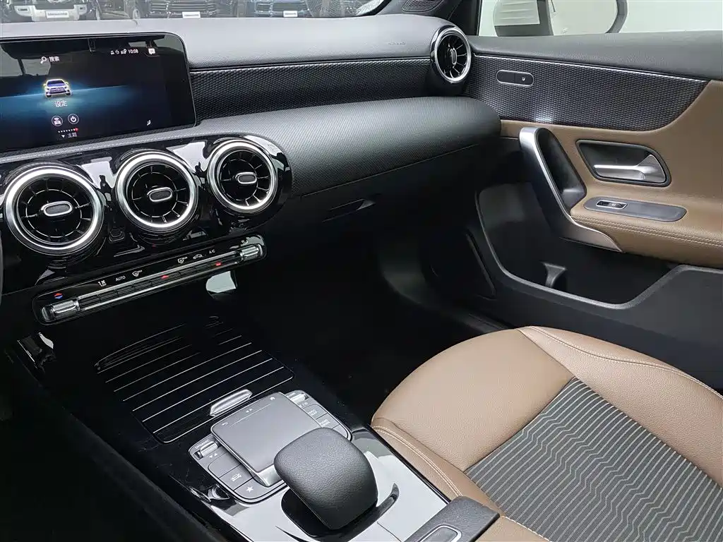 MERCEDES-BENZ CLASS A (IMPORTED)