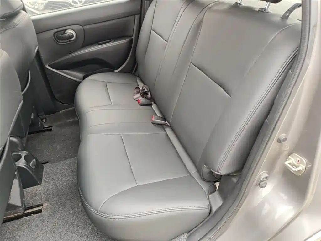 Nissan Livina 2015 2013 1.6XE CVT Comfort