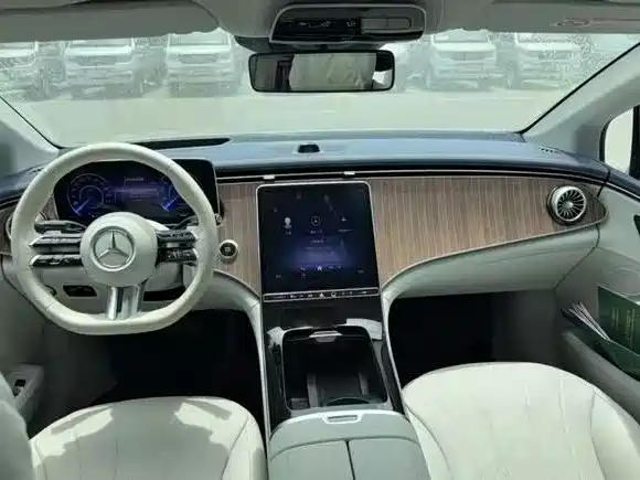 Mercedes-Benz EQE 2025 Model 500 4MATIC Luxury Edition фото 2
