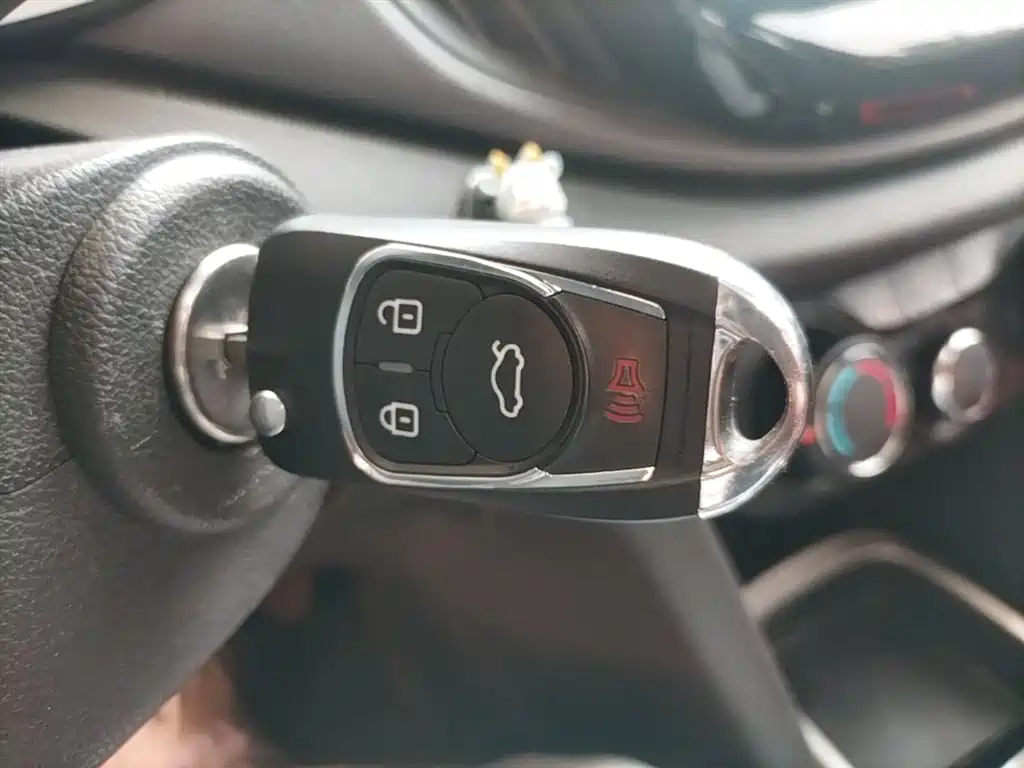 Chevrolet Cavalier 2018 320 Auto Enjoy Sunroof Edition фото 9