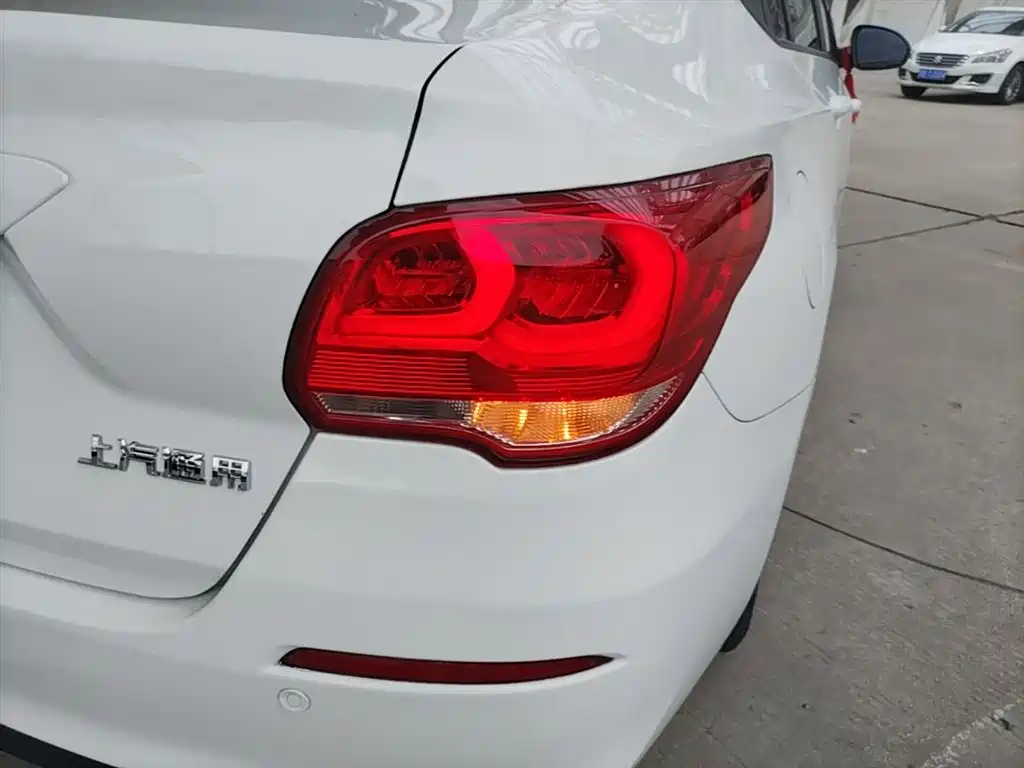 Chevrolet Cavalier 2018 320 Auto Enjoy Sunroof Edition фото 8