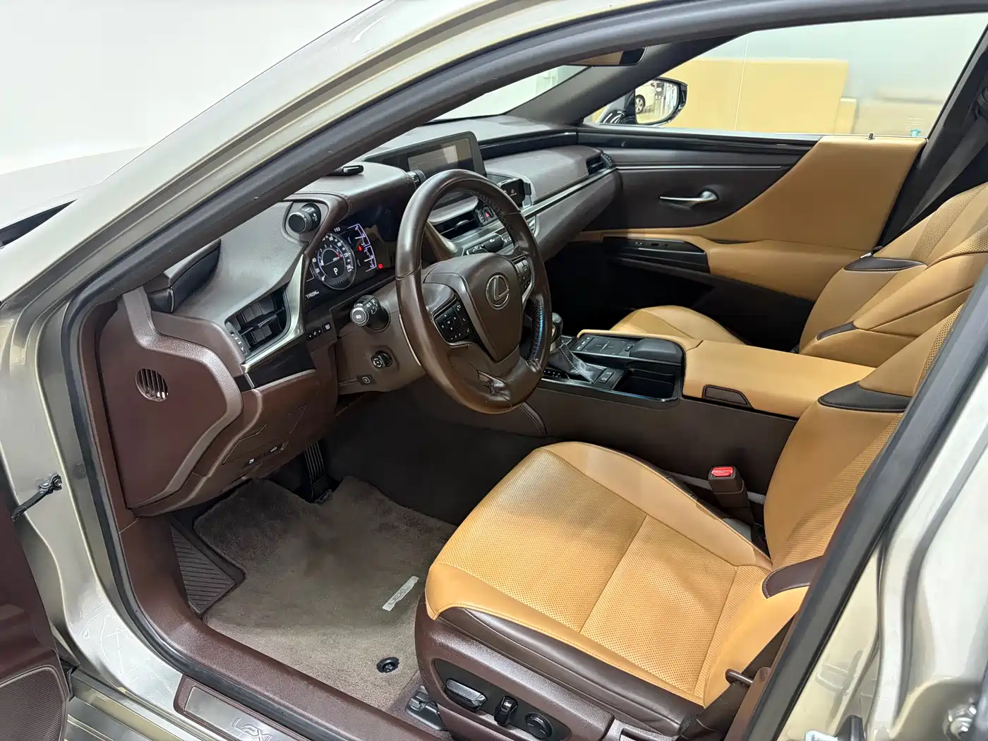 Lexus ES 2018 200 Excellence Edition China V фото 5