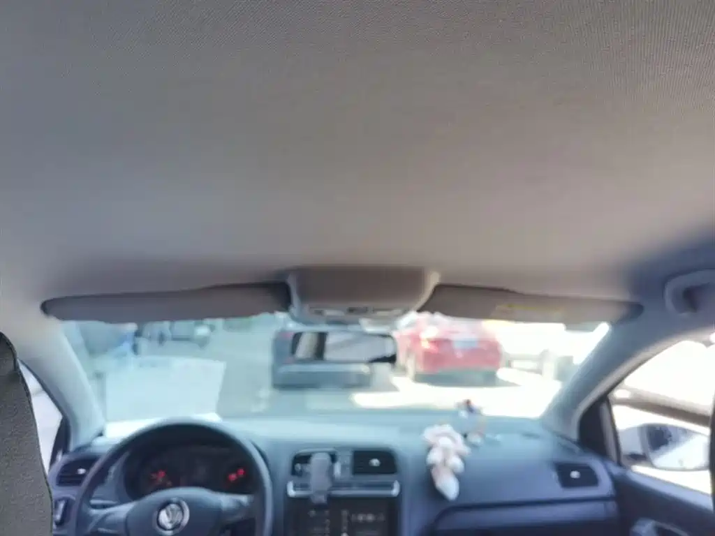 Volkswagen Polo 2018 1.5L Auto Safe Drive фото 18