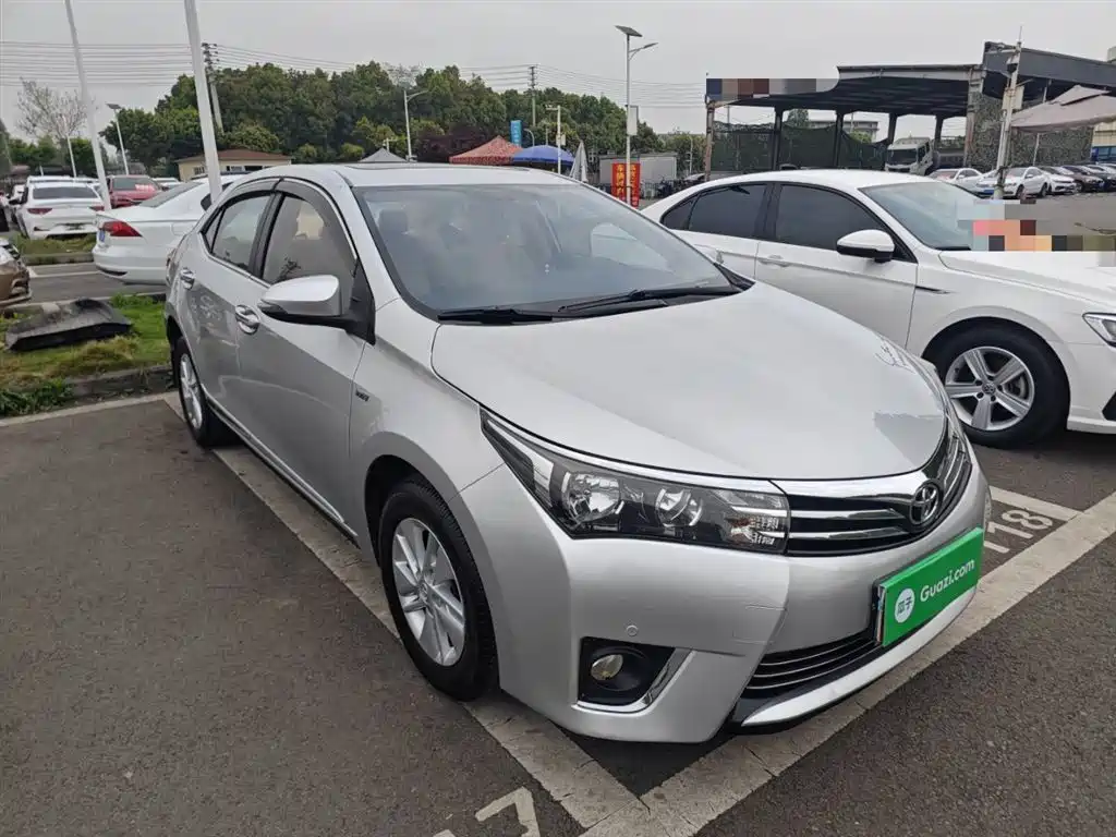 Toyota Corolla 2014 1.6L CVT GL-i фото 4