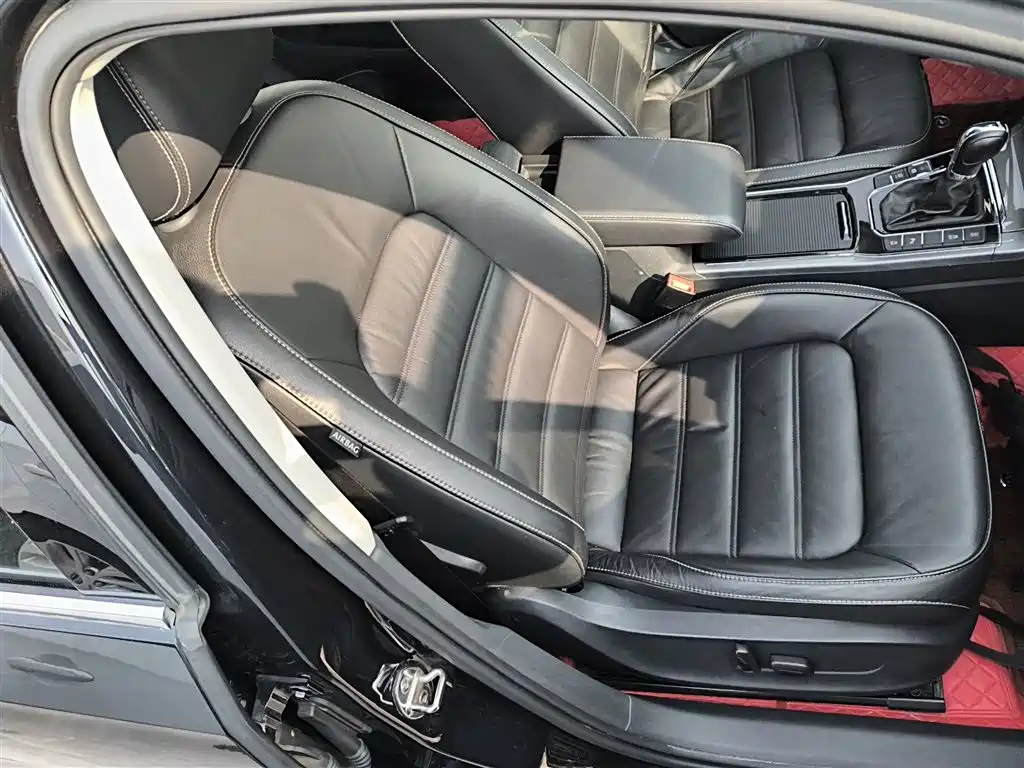 Volkswagen Passat 2017 330TSI DSG Prestige фото 25