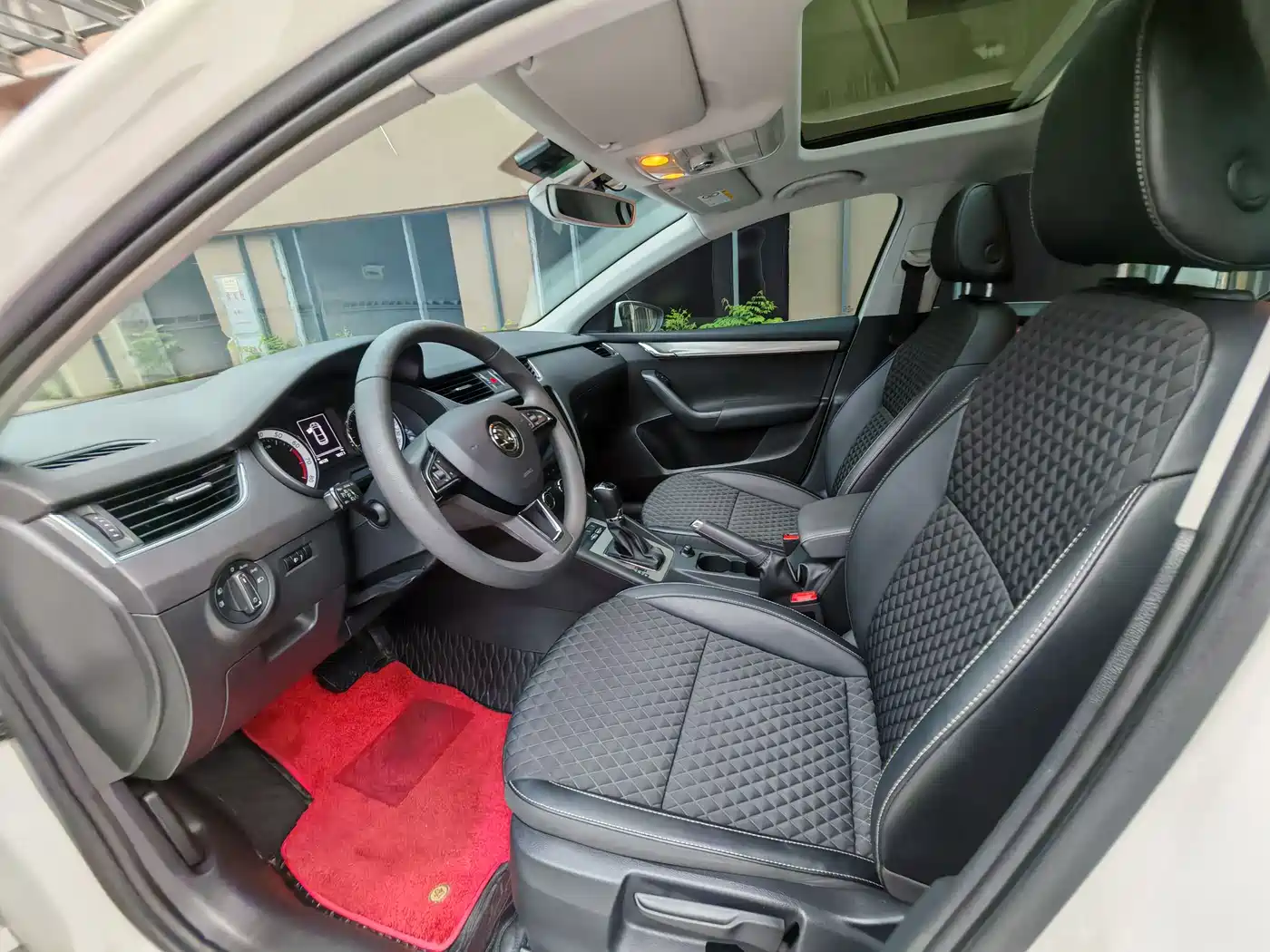 Škoda Octavia 2020 1.5L Automatic Smart Comfort Edition фото 4