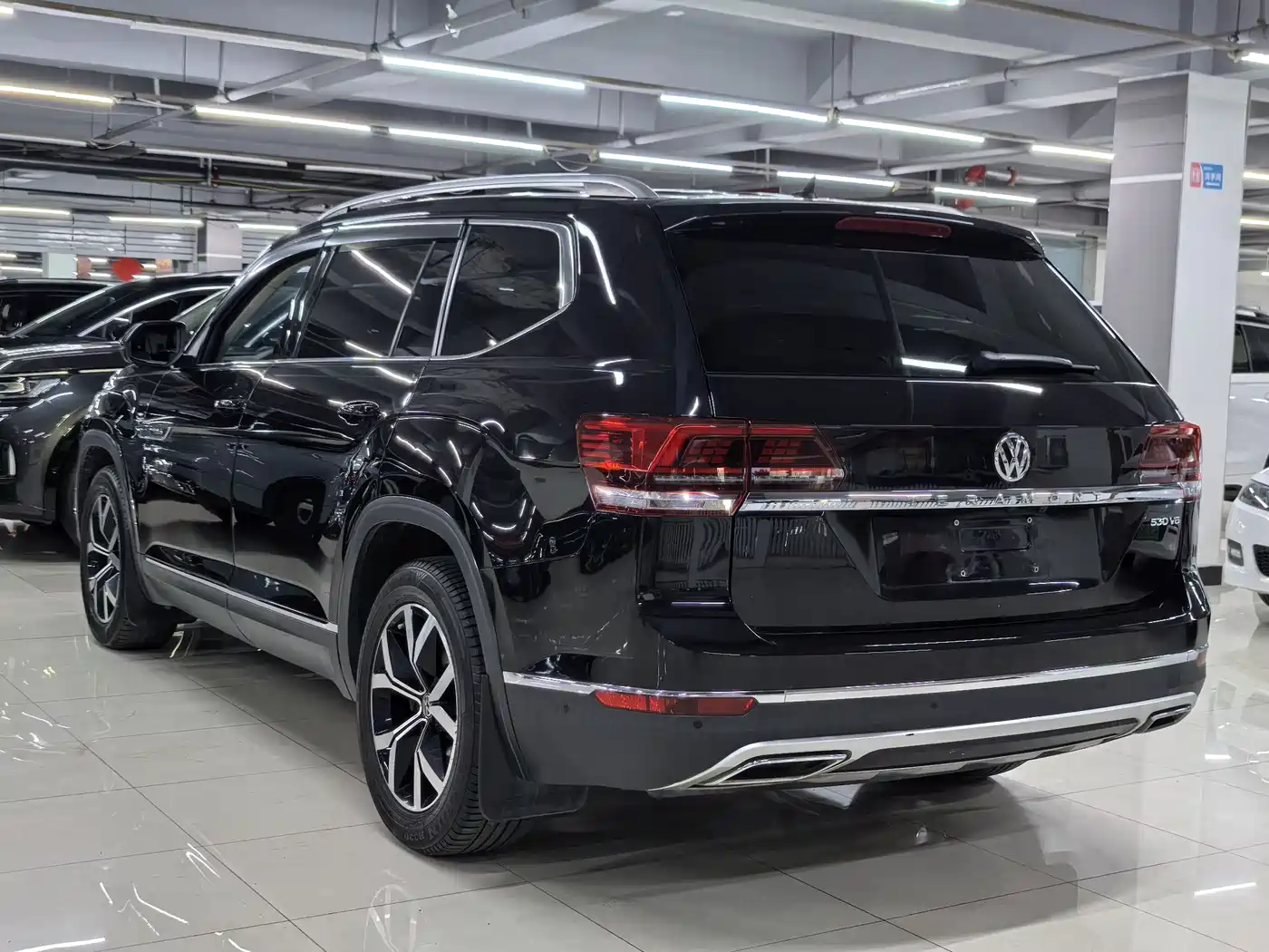 Volkswagen Teramont 2017 530 V6 4WD Luxury Edition фото 9