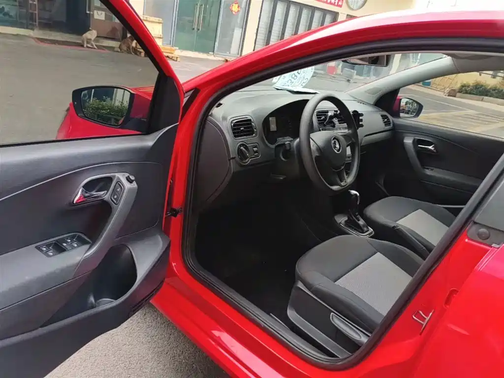 Volkswagen Polo 2018 1.5L Auto Safe Drive фото 16