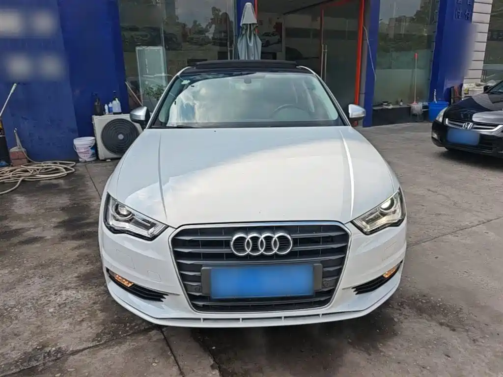 Audi A3 2016 Limousine 35 TFSI Leadership фото 3