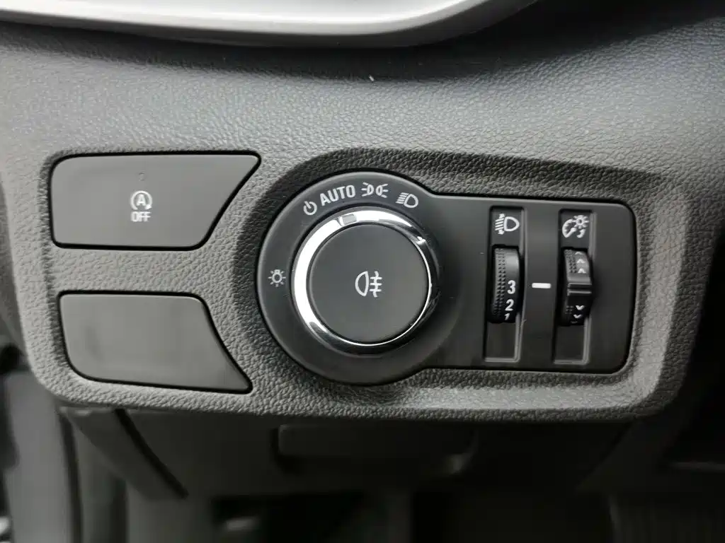 Chevrolet Volando 2023 2020 Mild Hybrid Redline 530T Automatic Premium Edition (5+2 seater)