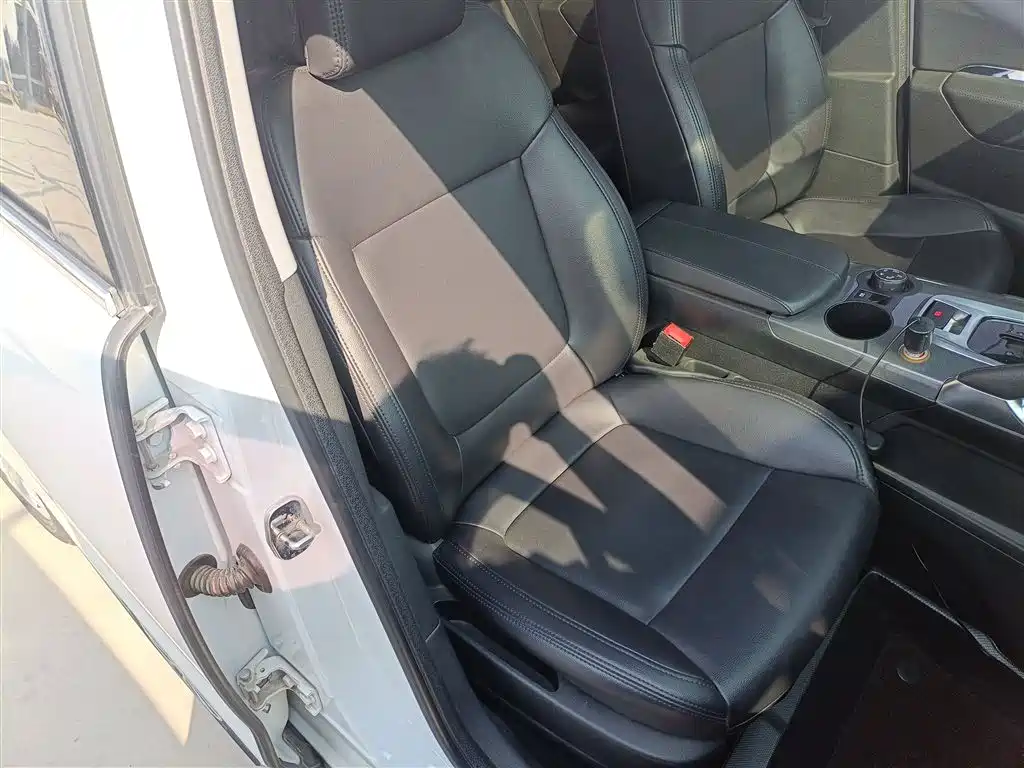 Peugeot 3008 2016 1.6THP Automatic Classic Edition фото 20
