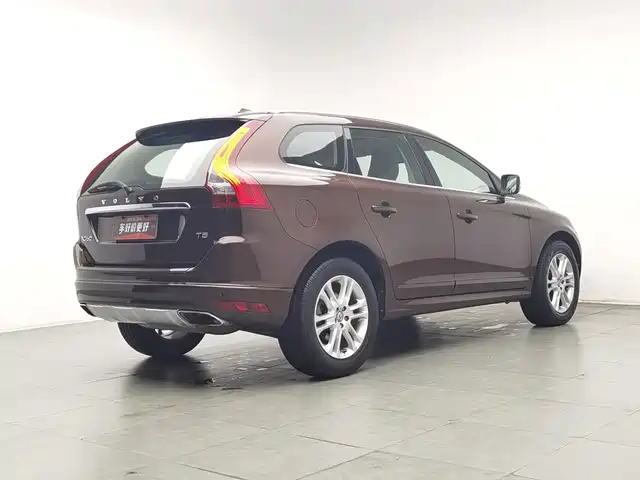 Volvo XC60 2016 T5 Intelligent Travel — фото 2