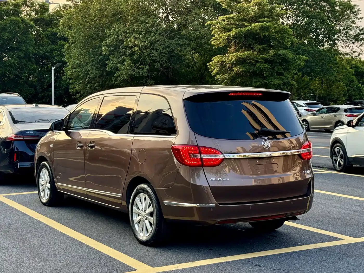 Фото 7 - Buick GL8