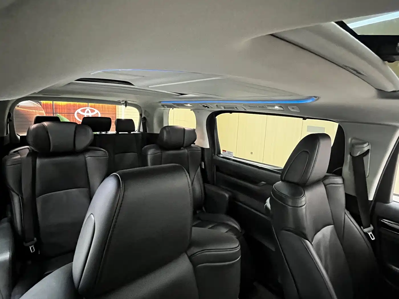 Toyota Vellfire 2021 Crown Hybrid 2.5L HV Luxury Edition фото 8