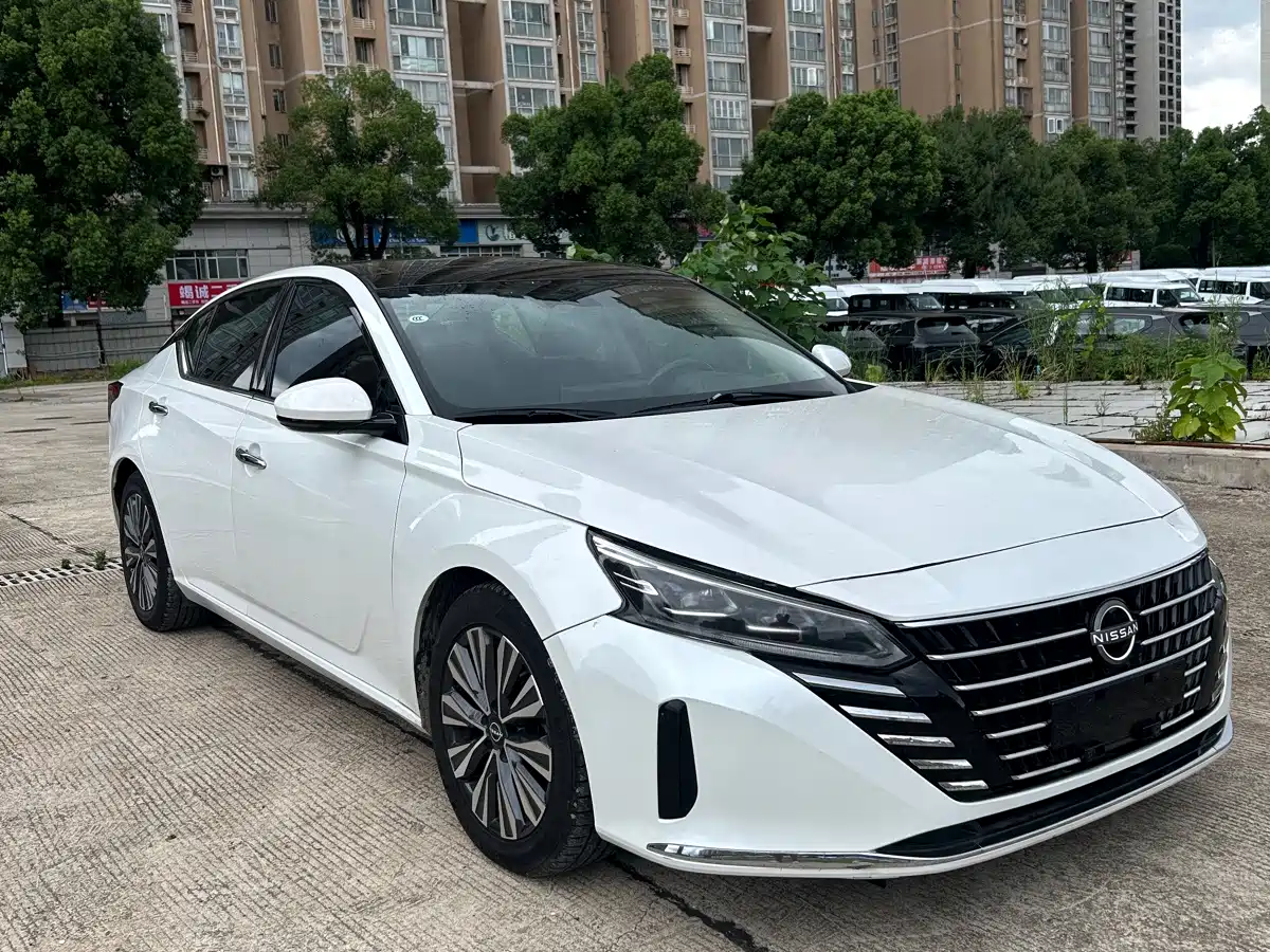 Nissan TEANA