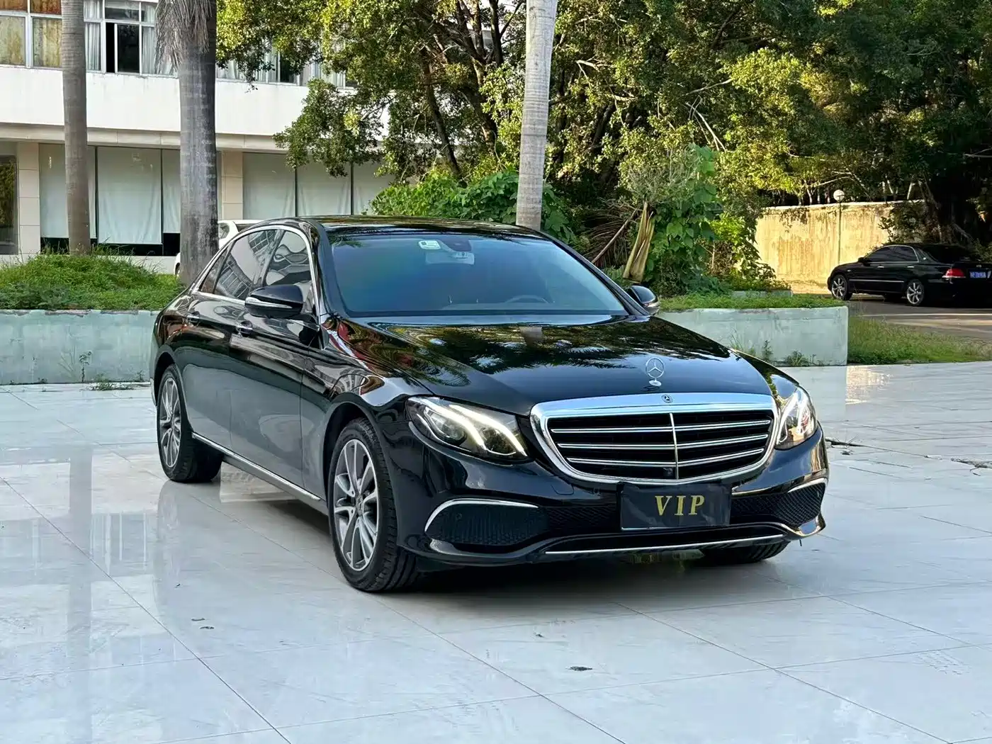Mercedes-Benz E-Class 2019 E 300 L Fashion