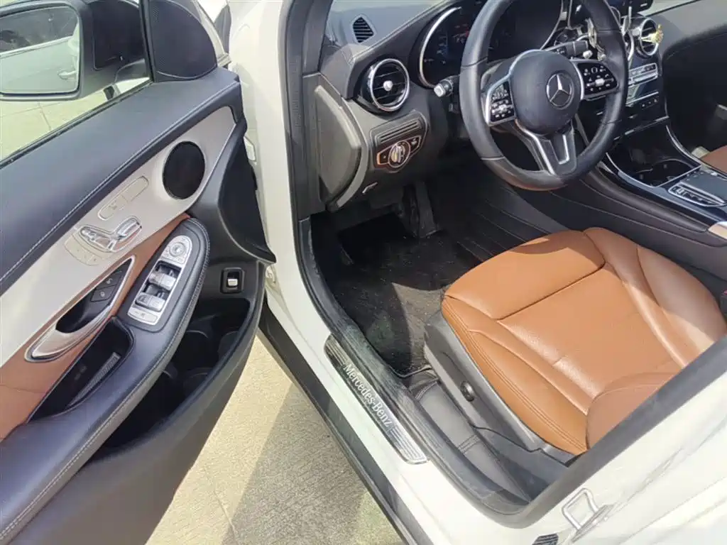 Mercedes-Benz GLC Coupe 2021 GLC 260 4MATIC Coupe SUV фото 16