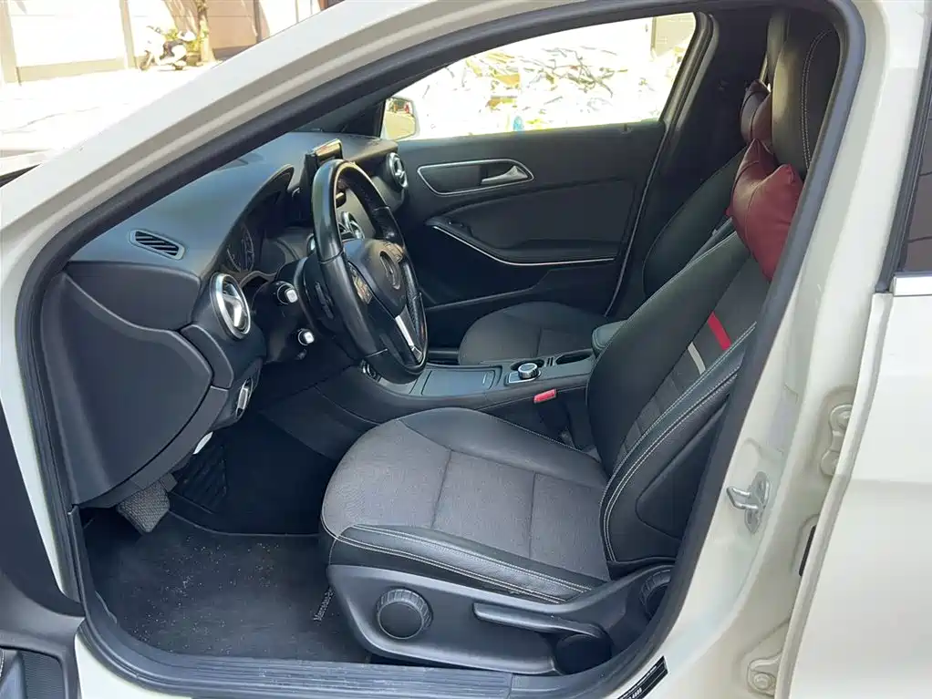 Mercedes-Benz A-Class (Import) 2015 A 180 фото 17