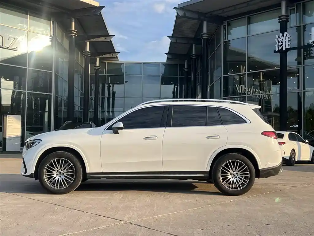 Mercedes-Benz GLC 2024 GLC 300 L 4MATIC Dynamic 5-seater фото 3