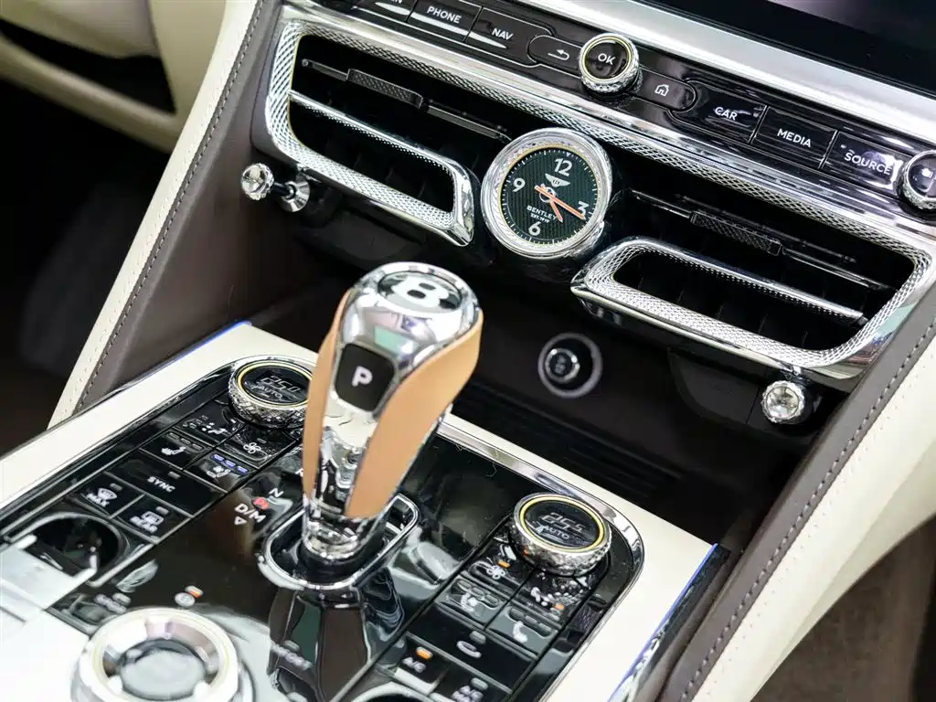 BENTLEY FLYING SPUR PLUG IN HYBRID