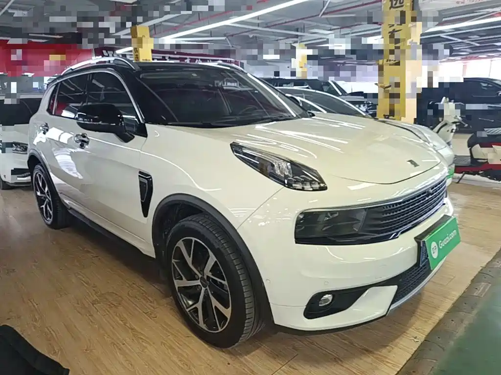 Lynk & Co 01 2017 2.0T AWD Pro фото 4