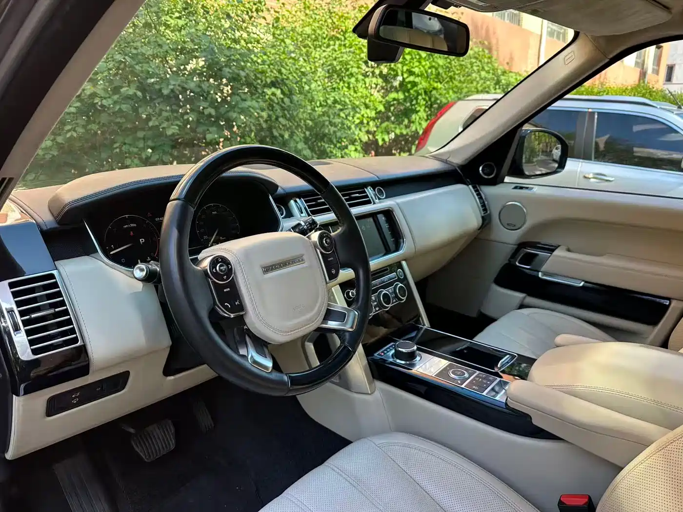 Land Rover Range Rover 2014 3.0 TDV6 Vogue фото 9