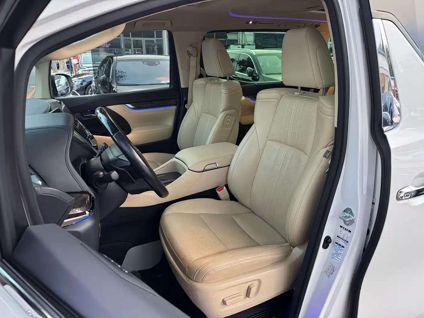 Toyota Vellfire 2021 Crown Hybrid 2.5L HV Premium Edition фото 9