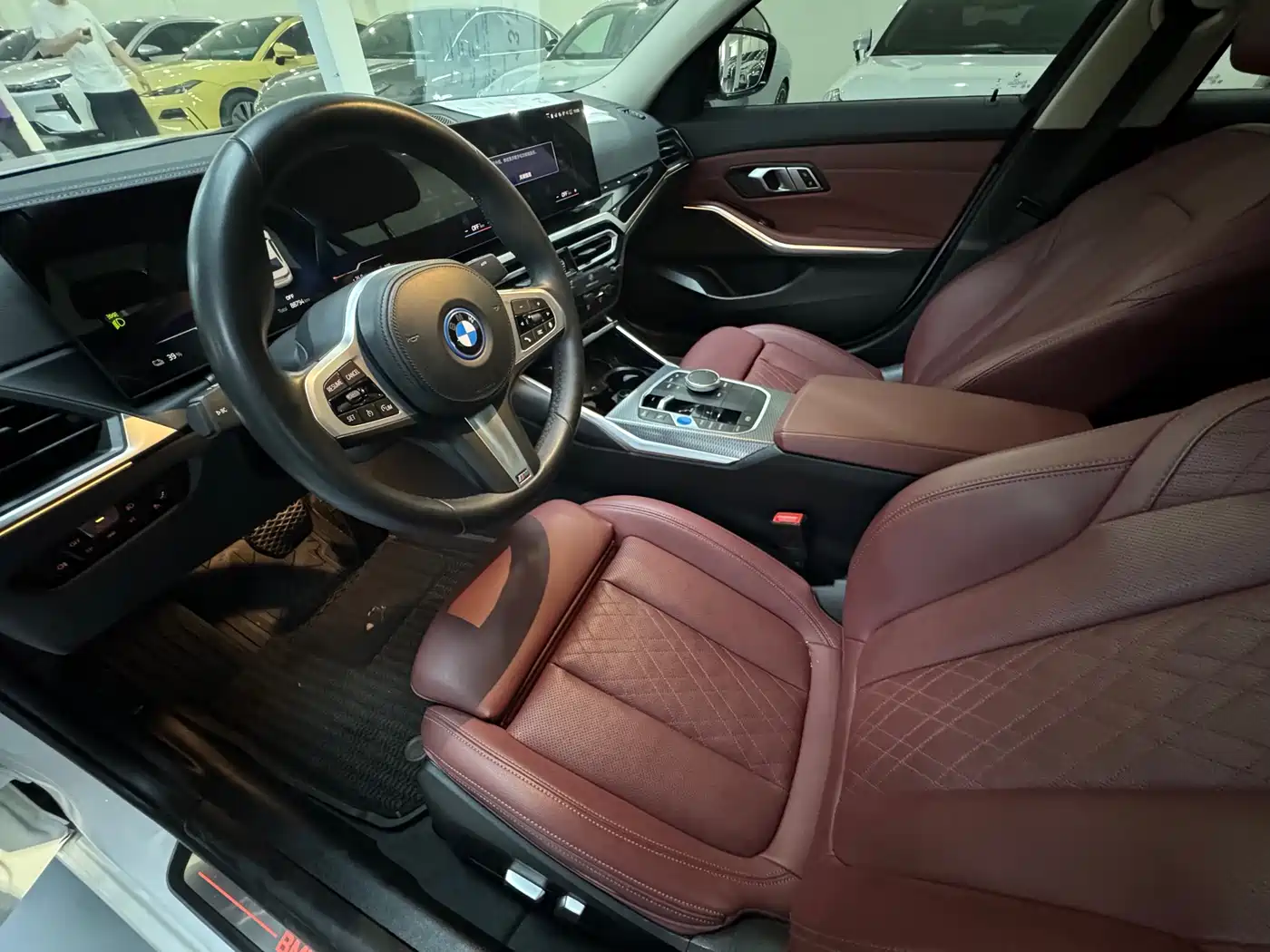 BMW i3 2023 eDrive 40 L Shadowline Package фото 5