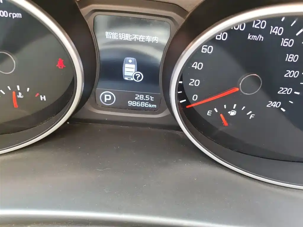 Kia Sportage 2015 2.0L Automatic 2WD DLX фото 8