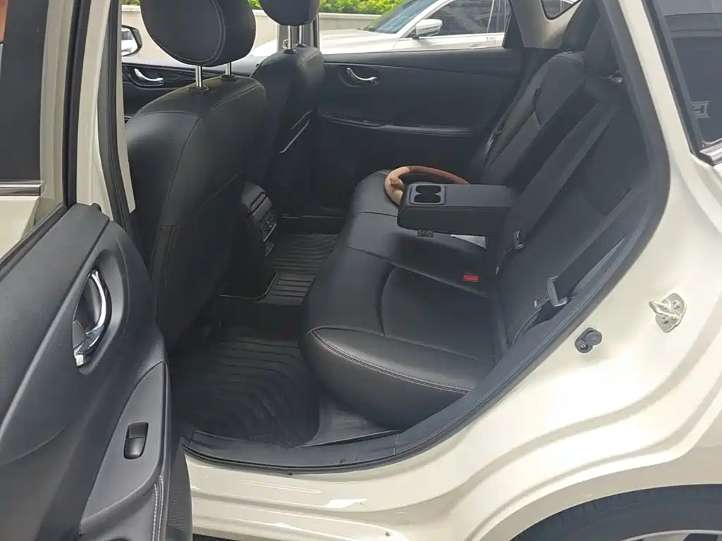 Nissan Tiida, миниатюра 17