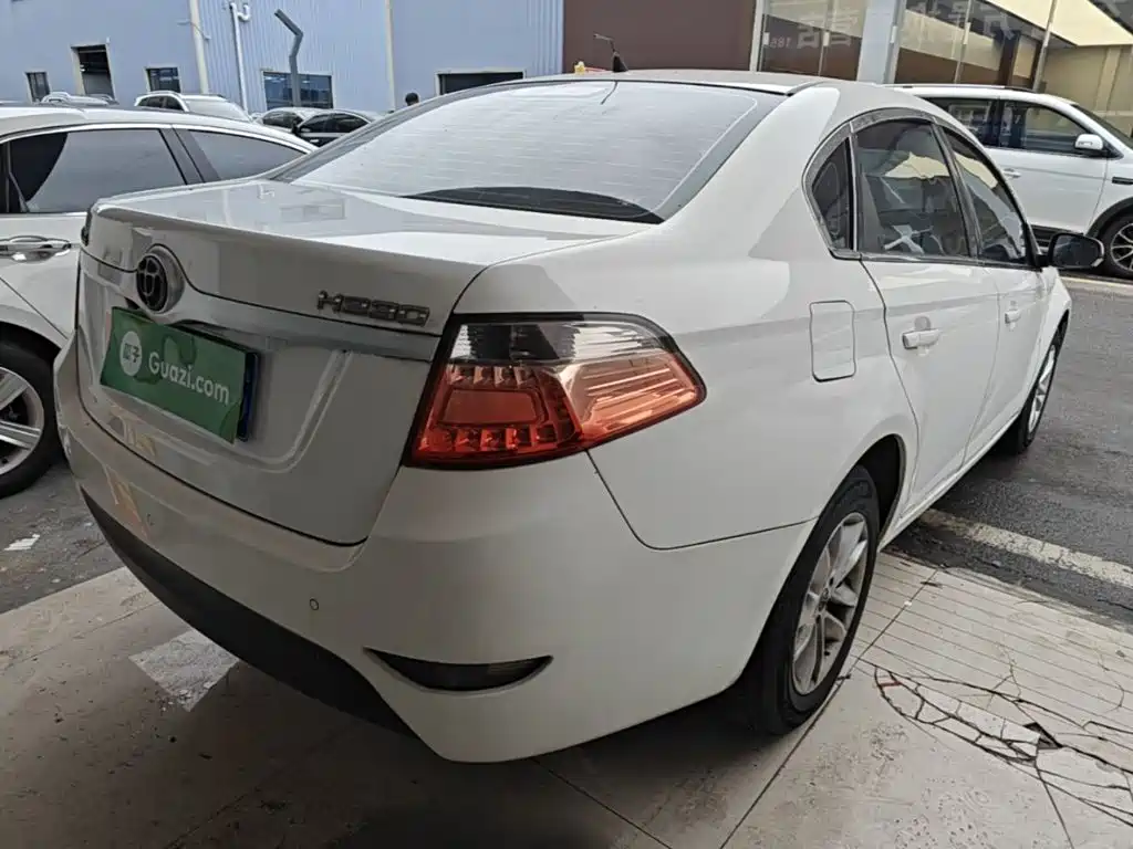 Zhonghua H330 2015 2013 1.5L Automatic Luxury
