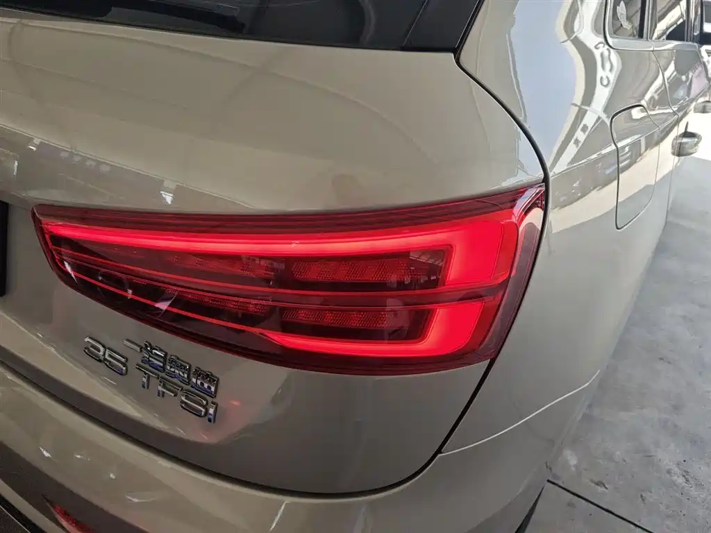 Audi Q3 2018 30th Anniversary Edition 35 TFSI Sport фото 24